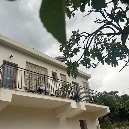 Guest House Lengo Гирокастра Экстерьер фото