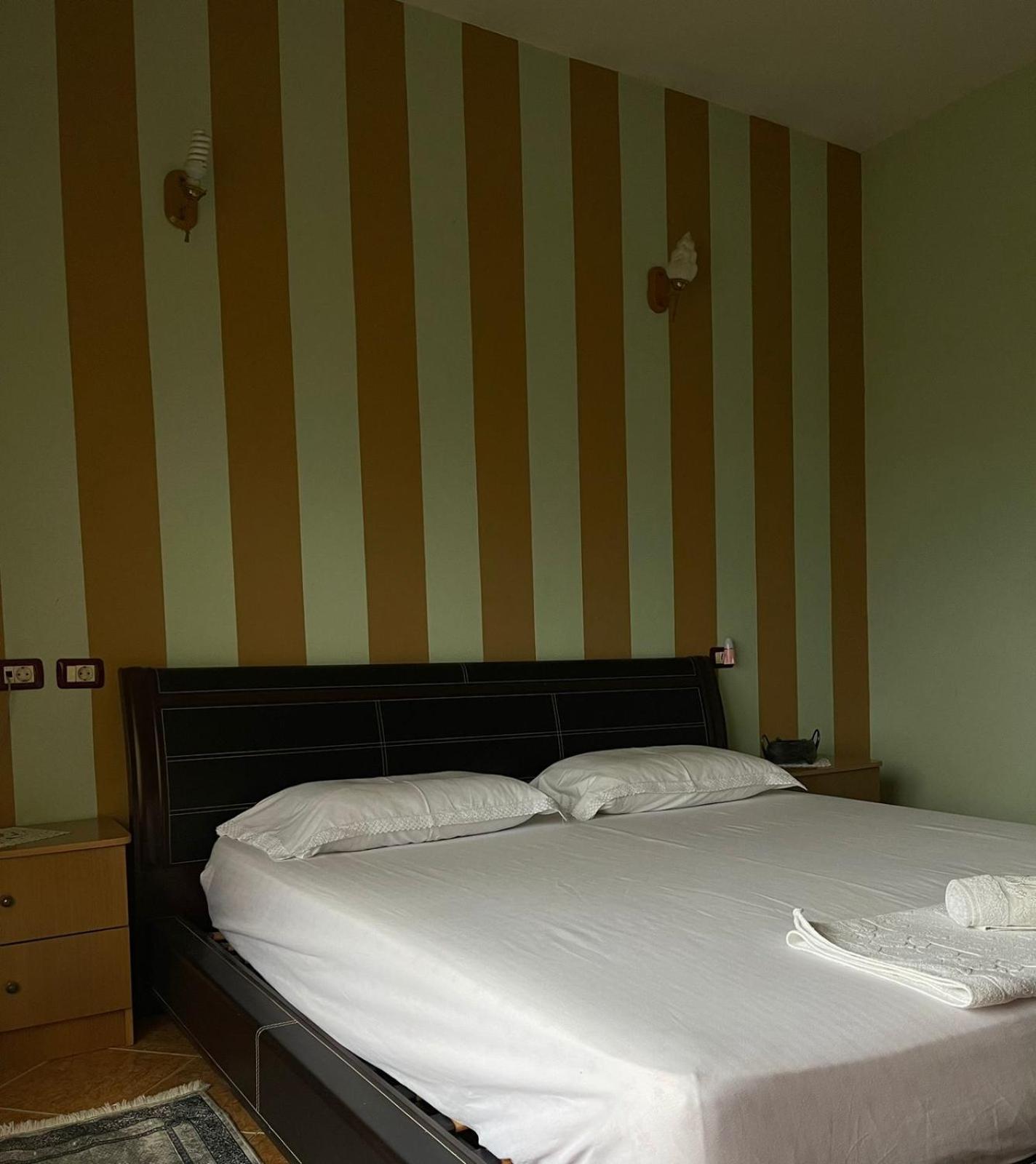 Guest House Lengo Гирокастра Экстерьер фото