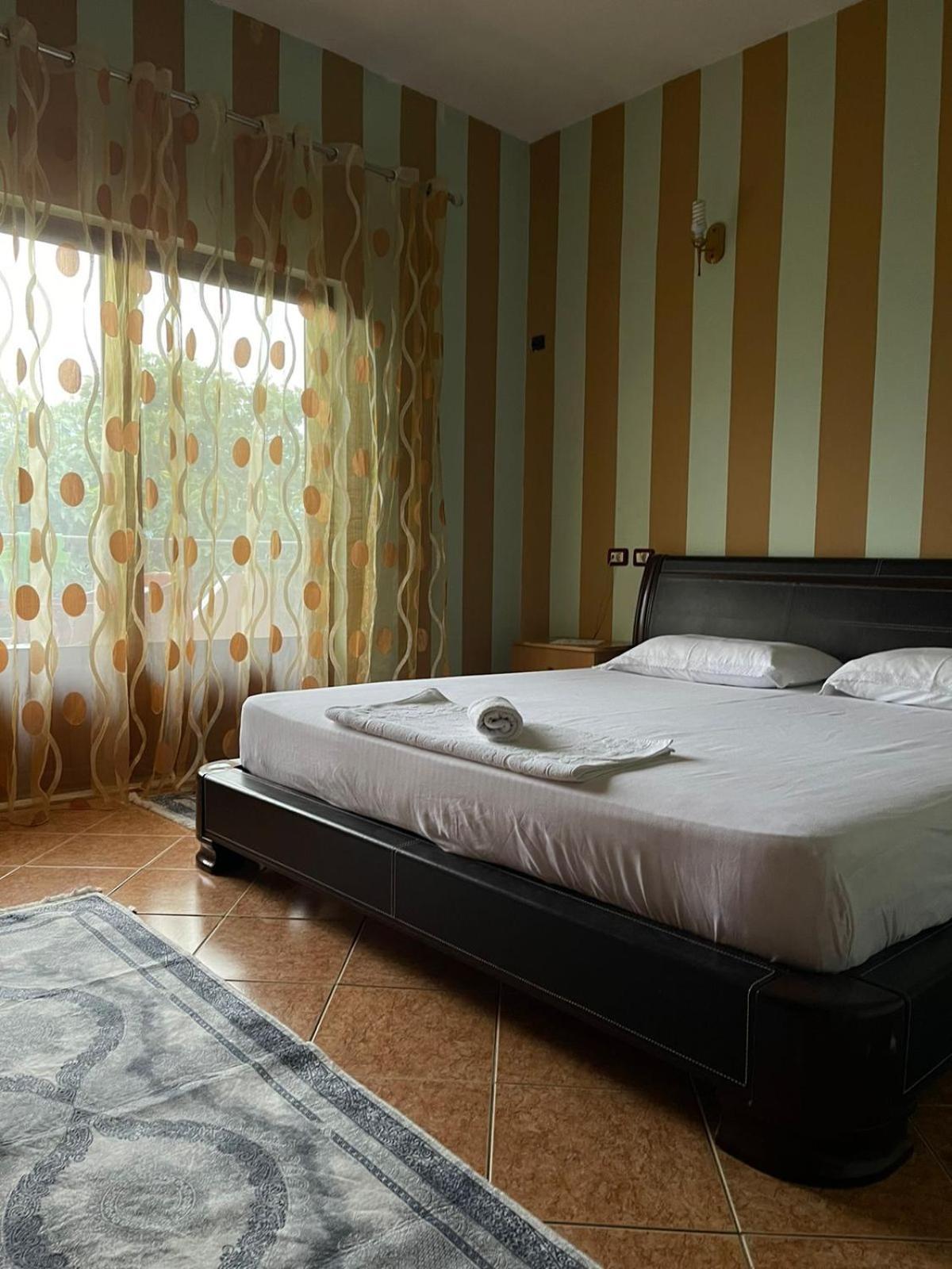 Guest House Lengo Гирокастра Экстерьер фото