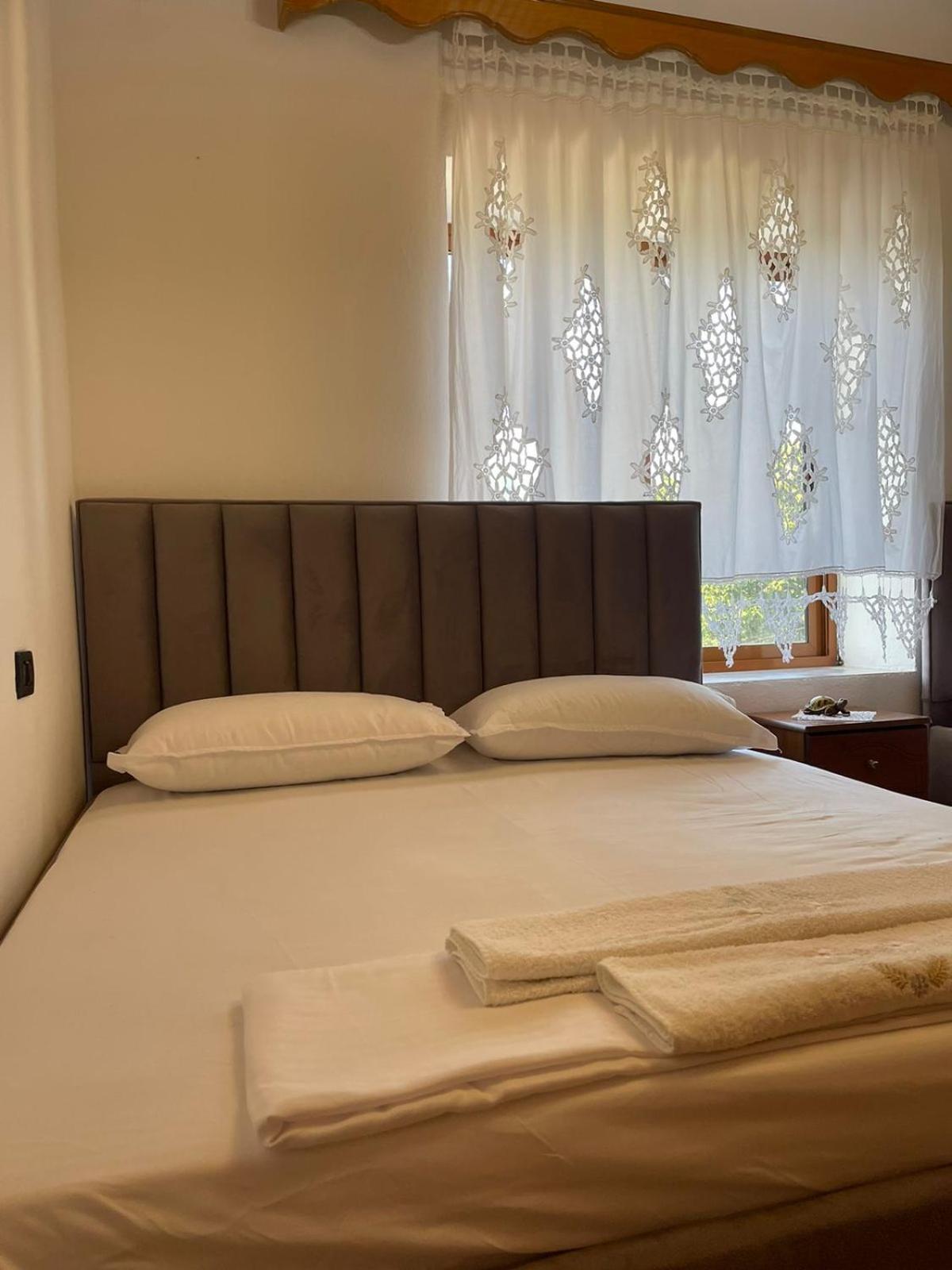 Guest House Lengo Гирокастра Экстерьер фото