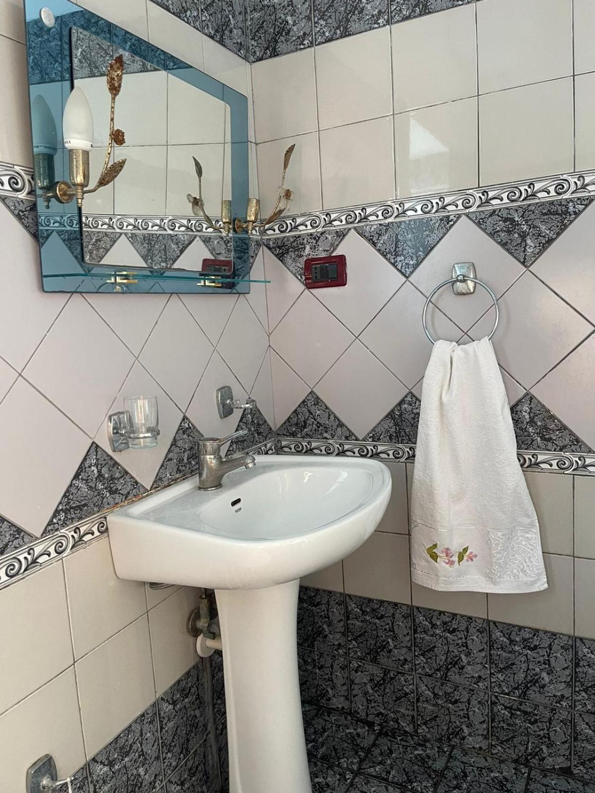 Guest House Lengo Гирокастра Экстерьер фото