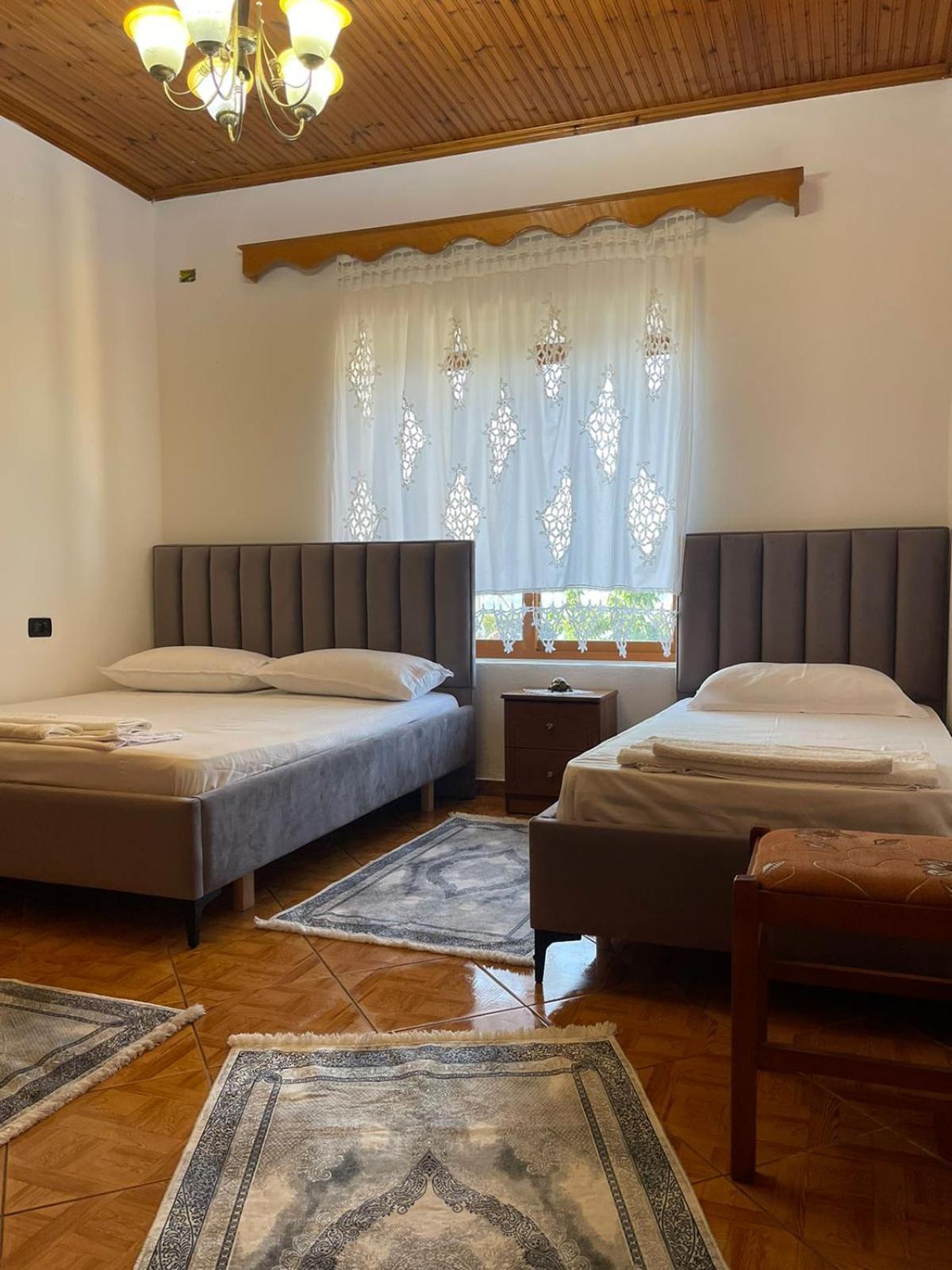 Guest House Lengo Гирокастра Экстерьер фото