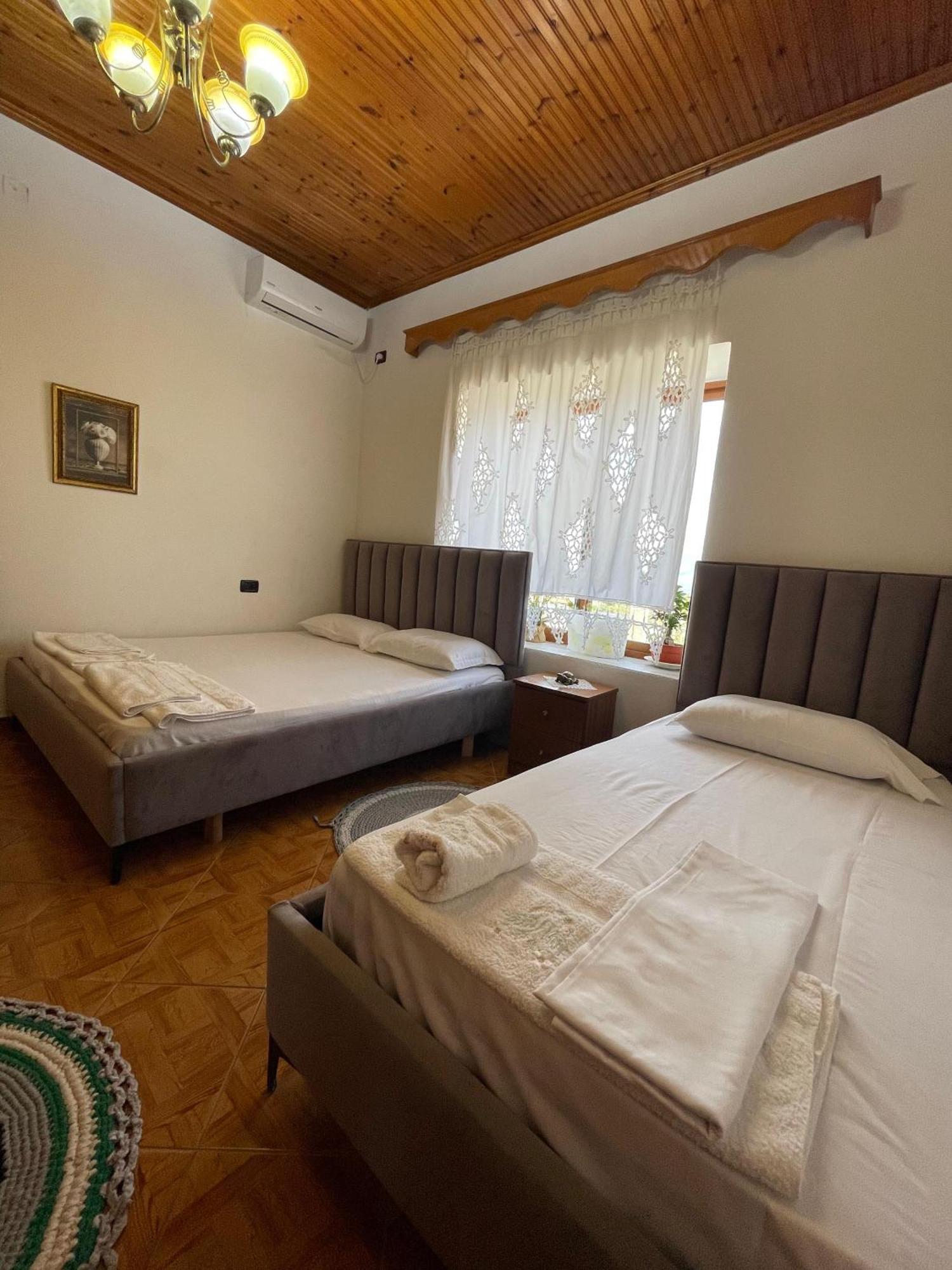 Guest House Lengo Гирокастра Экстерьер фото