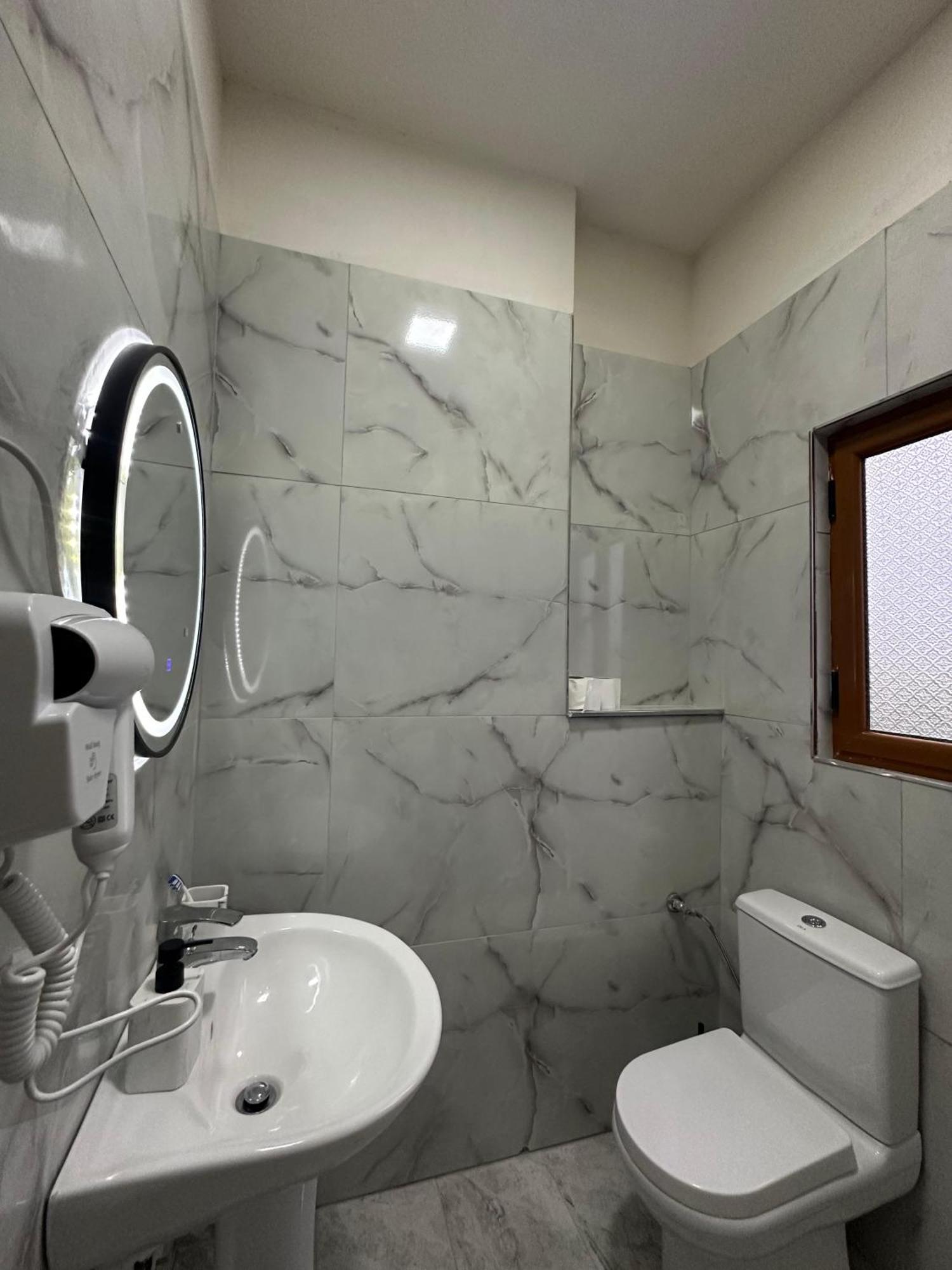 Guest House Lengo Гирокастра Экстерьер фото