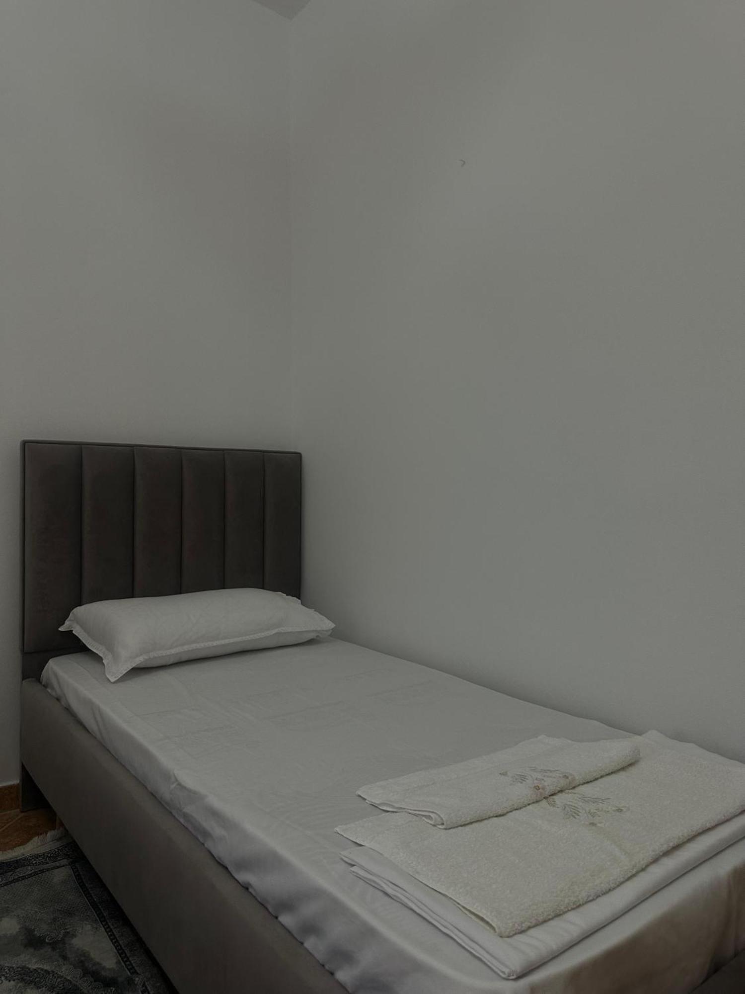 Guest House Lengo Гирокастра Экстерьер фото