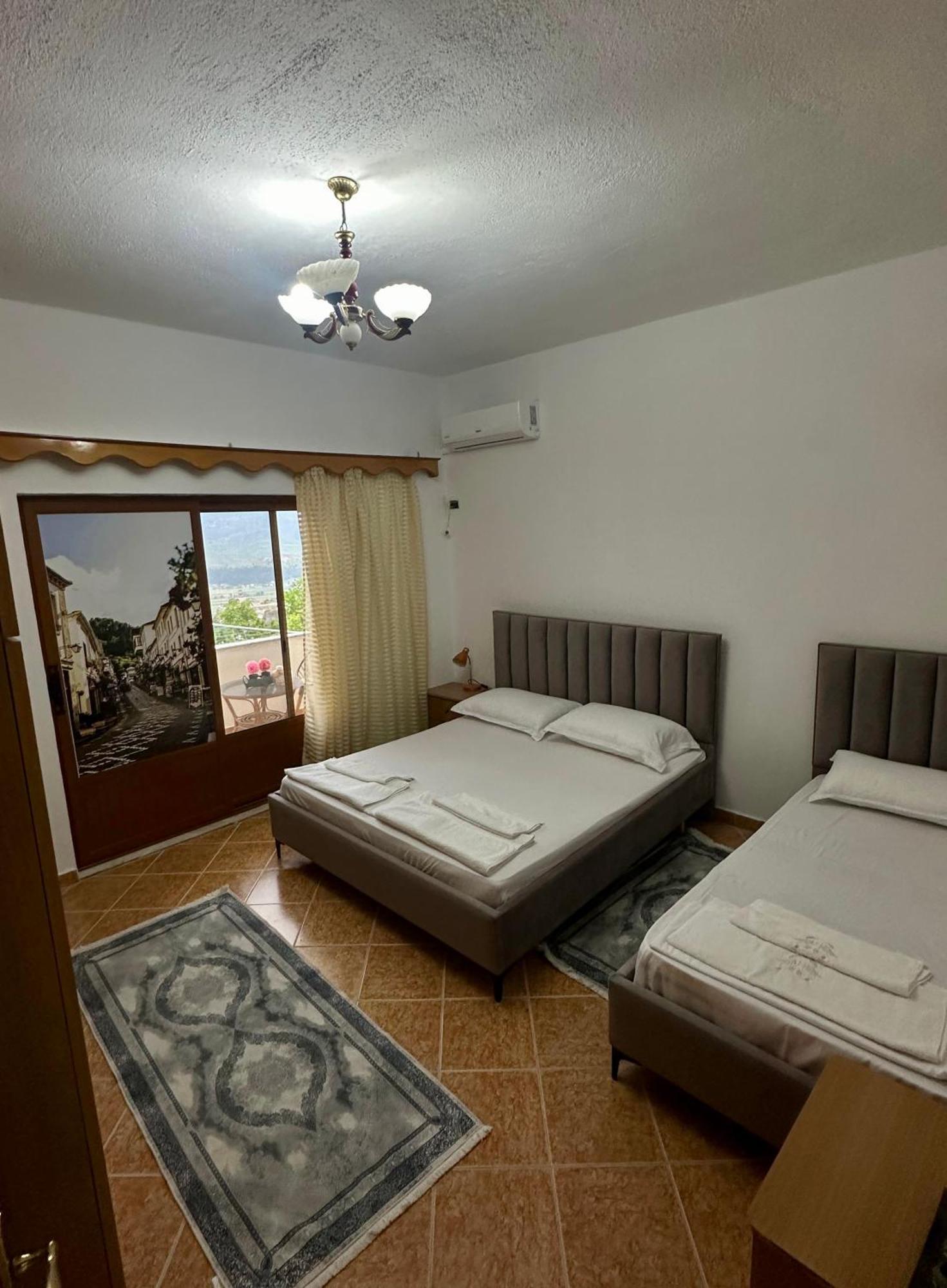 Guest House Lengo Гирокастра Экстерьер фото