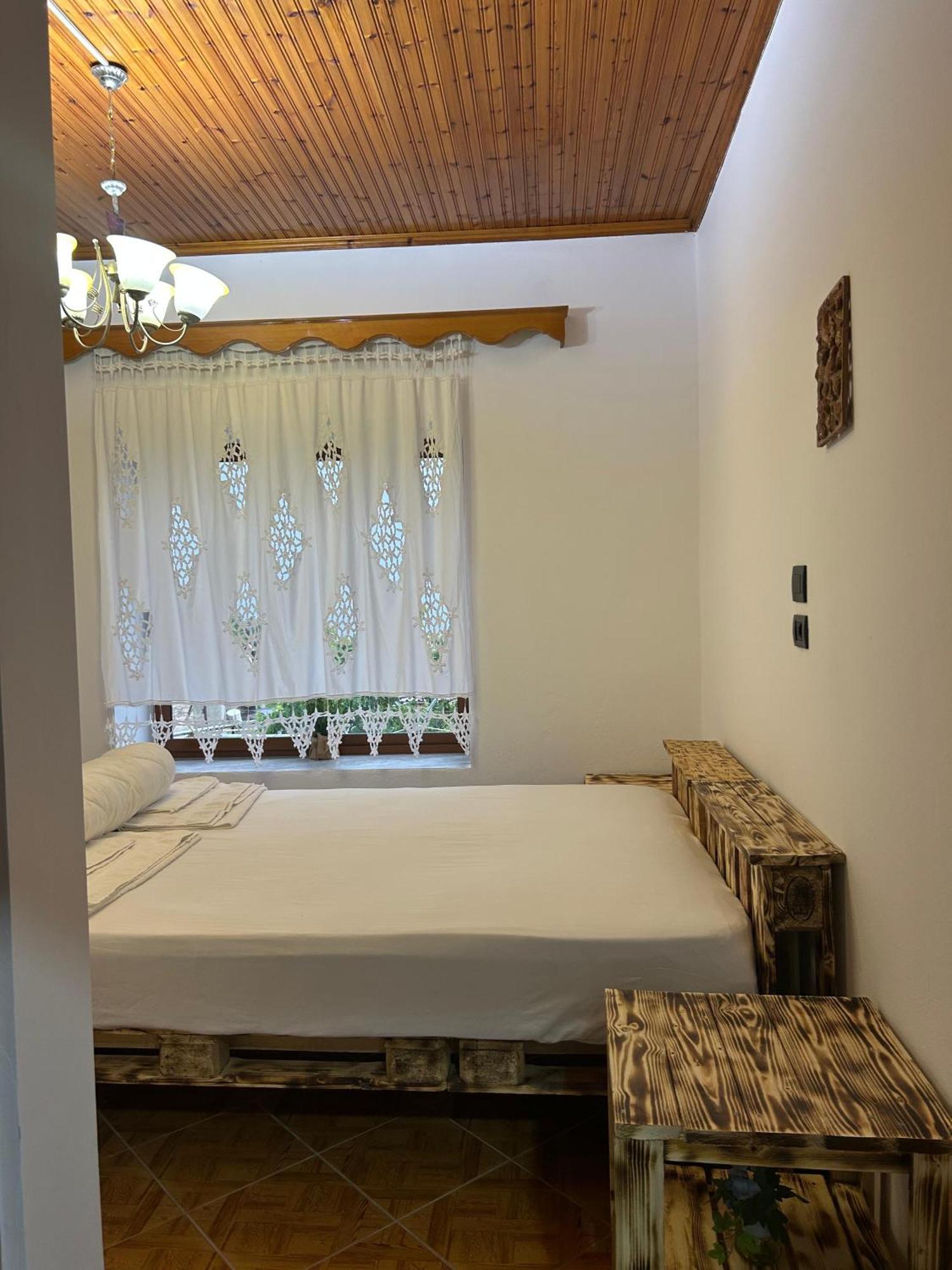 Guest House Lengo Гирокастра Экстерьер фото