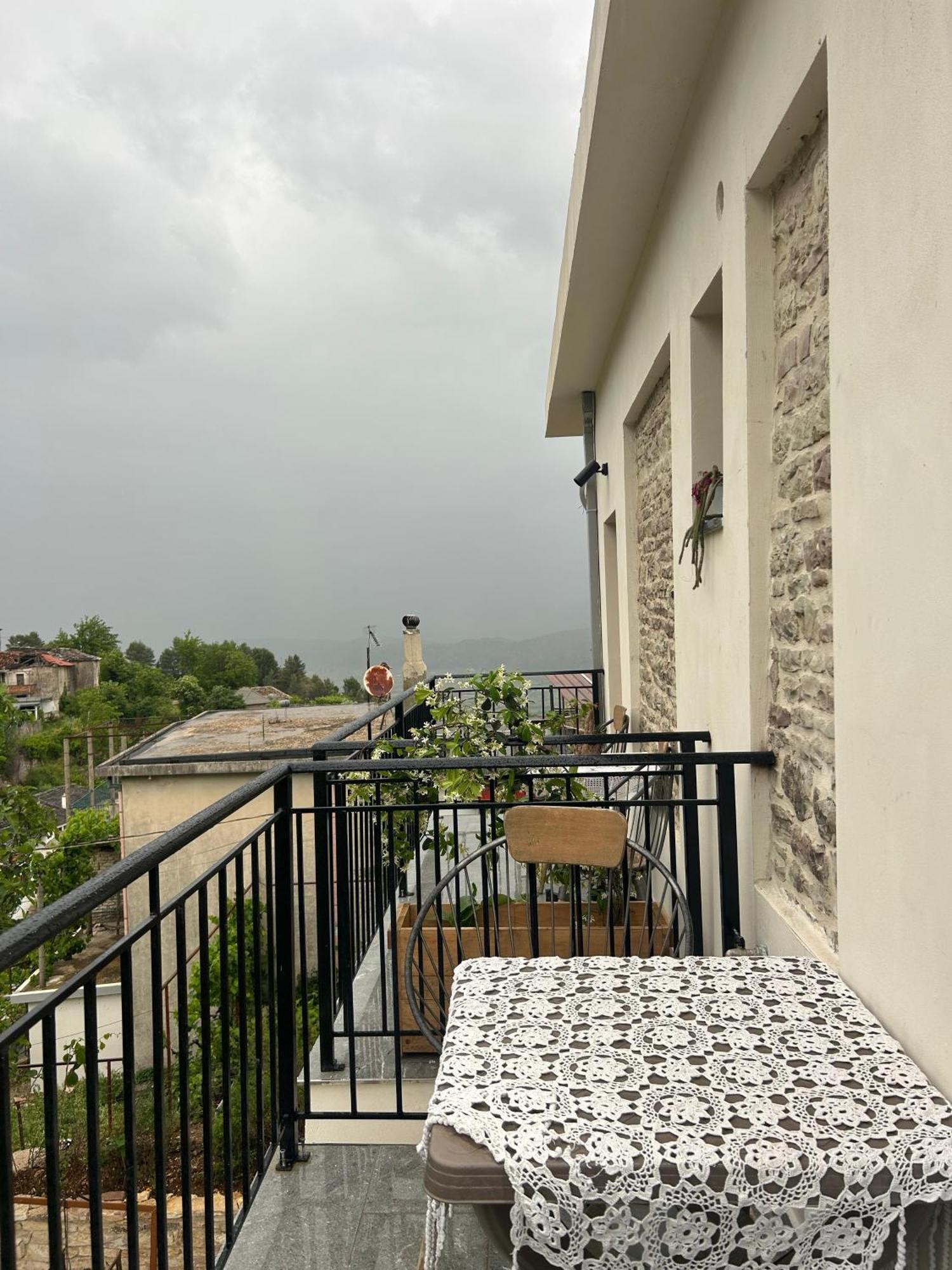 Guest House Lengo Гирокастра Экстерьер фото